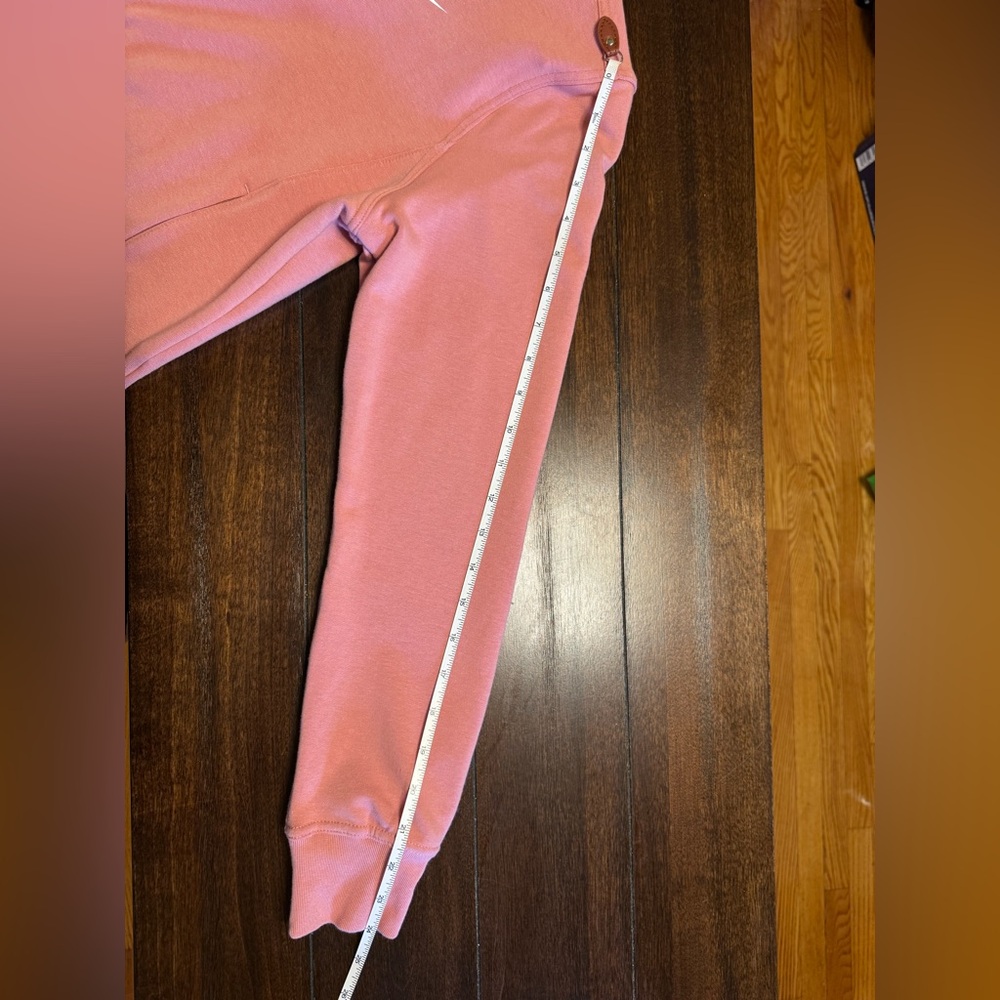 NWT Nike Dri-Fit One Women's Coral Pink Training Sweatshirt FB5198-618 - Picture 12 of 13